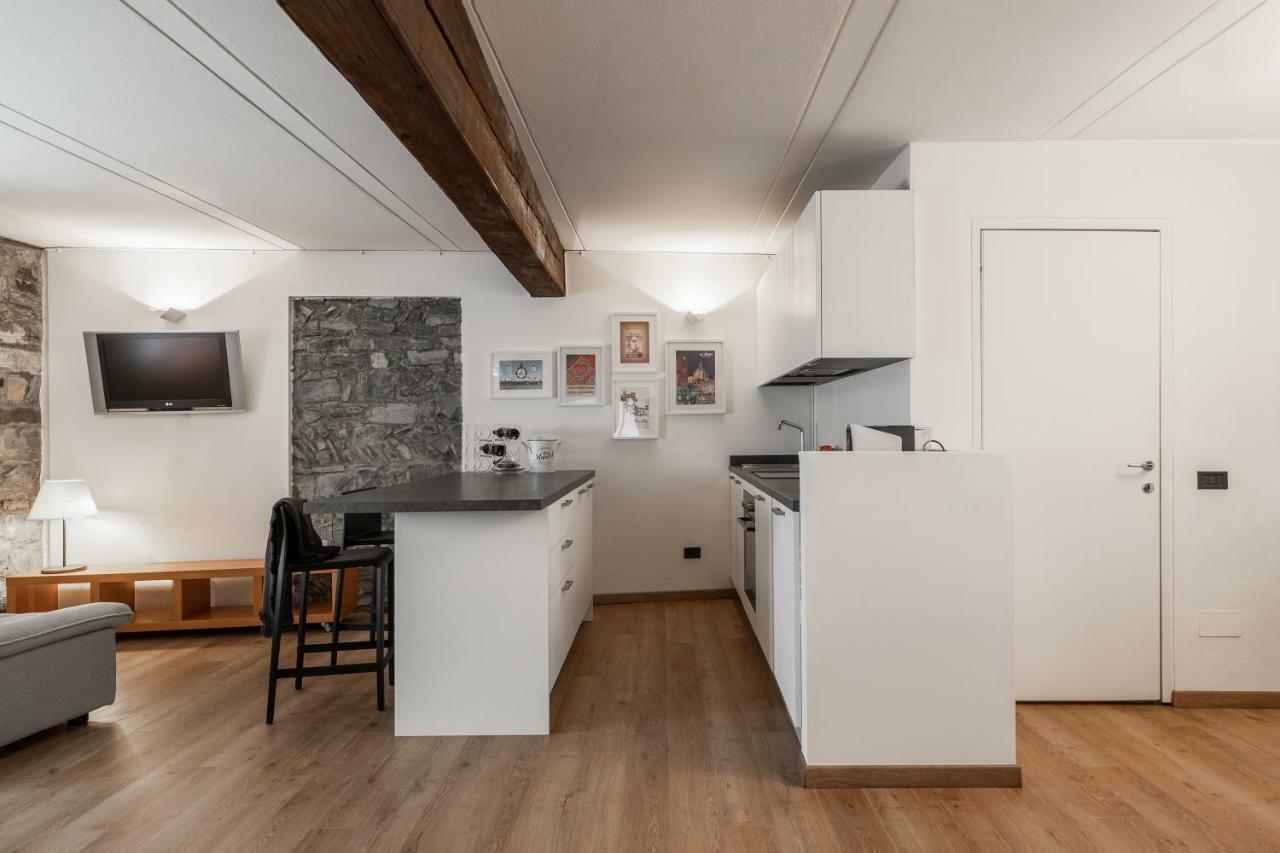 קומו A Casa Nuccia Studio By Holiday Solutions מראה חיצוני תמונה
