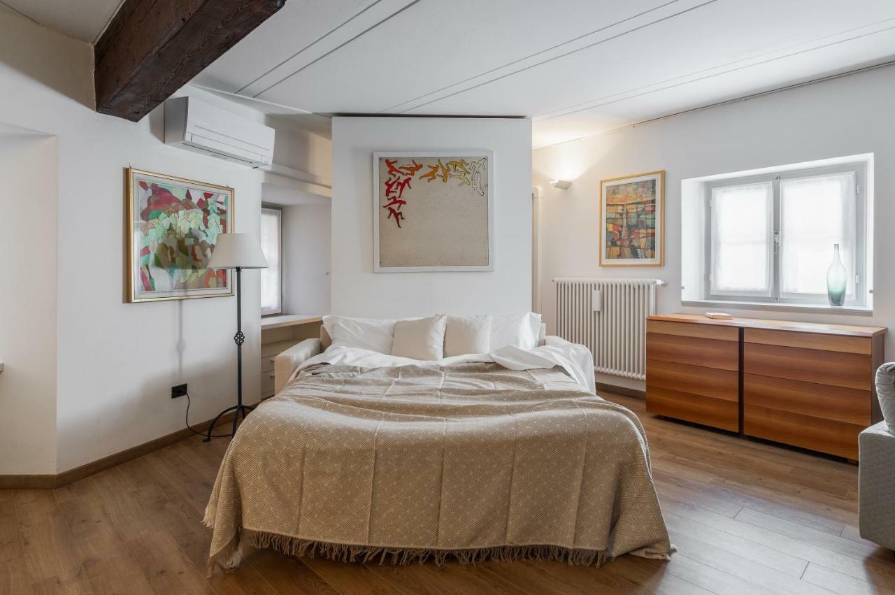 קומו A Casa Nuccia Studio By Holiday Solutions מראה חיצוני תמונה